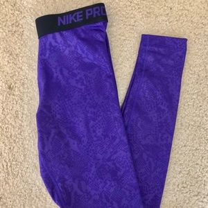Nike Pro workout leggings